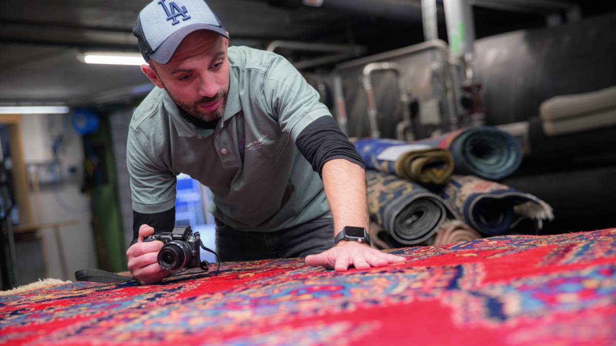 Teppichart, Material, Farben und Grad der Verschmutzung sind die Hauptfaktoren hierfür.